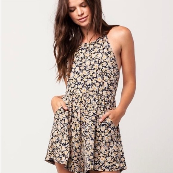 Volcom Pants - NEW Volcom Solo Trip Macrame Back Floral Romper in Yellow Floral Print Medium